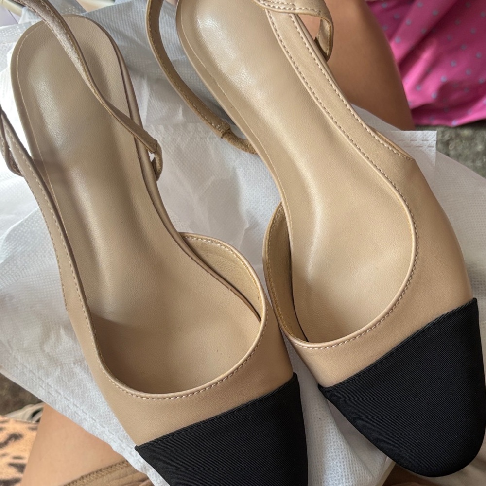 Women’s flats size 7